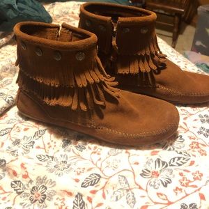 Minnetonka ankle boot moccasin